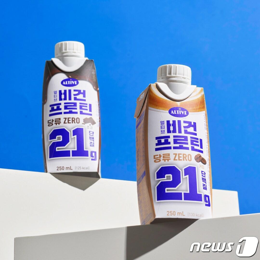 본문 이미지 - '얼티브 비건 프로틴' 2종.(CJ제일제당 제공)