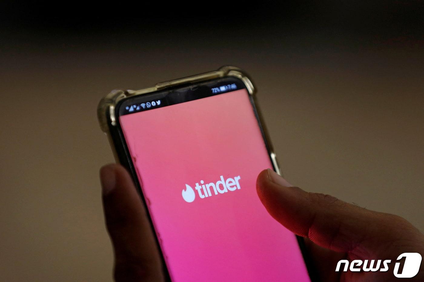 세계 최대 데이팅앱 '틴더' 화면 2020.9.1(사진은 기사 내용과 무관함) / ⓒ 로이터=뉴스1
