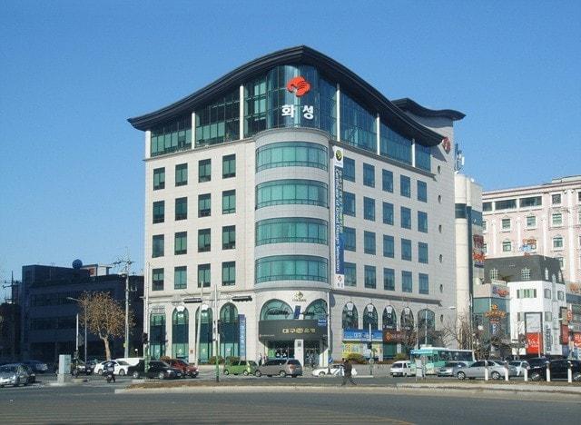 본문 이미지 - 화성산업 본사 전경.