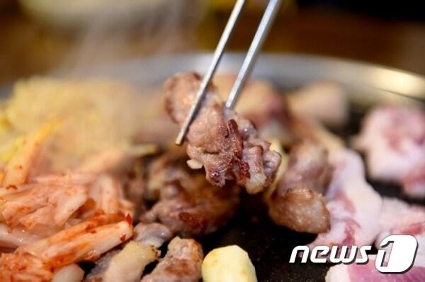 본문 이미지 - 김해 뒷고기 (김해시 제공)