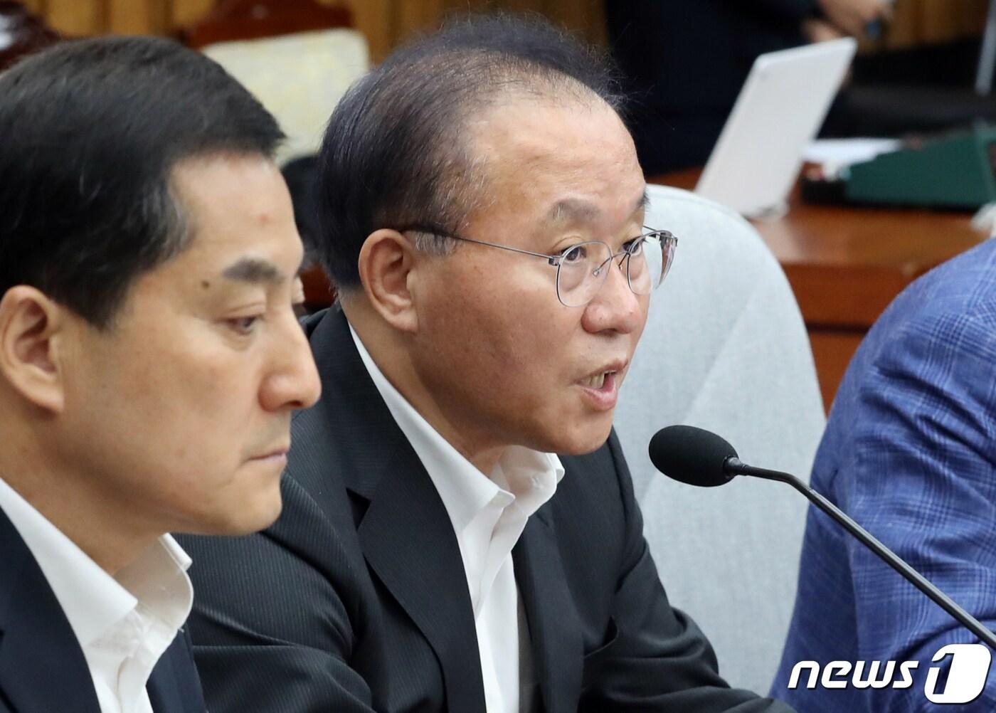 본문 이미지 - 윤재옥 국민의힘 원내대표가 22일 오전 서울 여의도 국회에서 열린 원내대책회의에서 발언을 하고 있다. 2023.8.22/뉴스1 ⓒ News1 송원영 기자