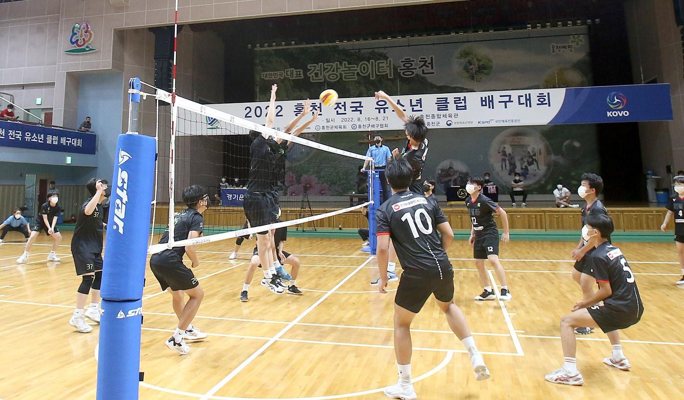 본문 이미지 - 2023 홍천 전국 유소년클럽 배구대회가 29일 개막한다. 사진은 지난해 대회 모습. (KOVO 제공)