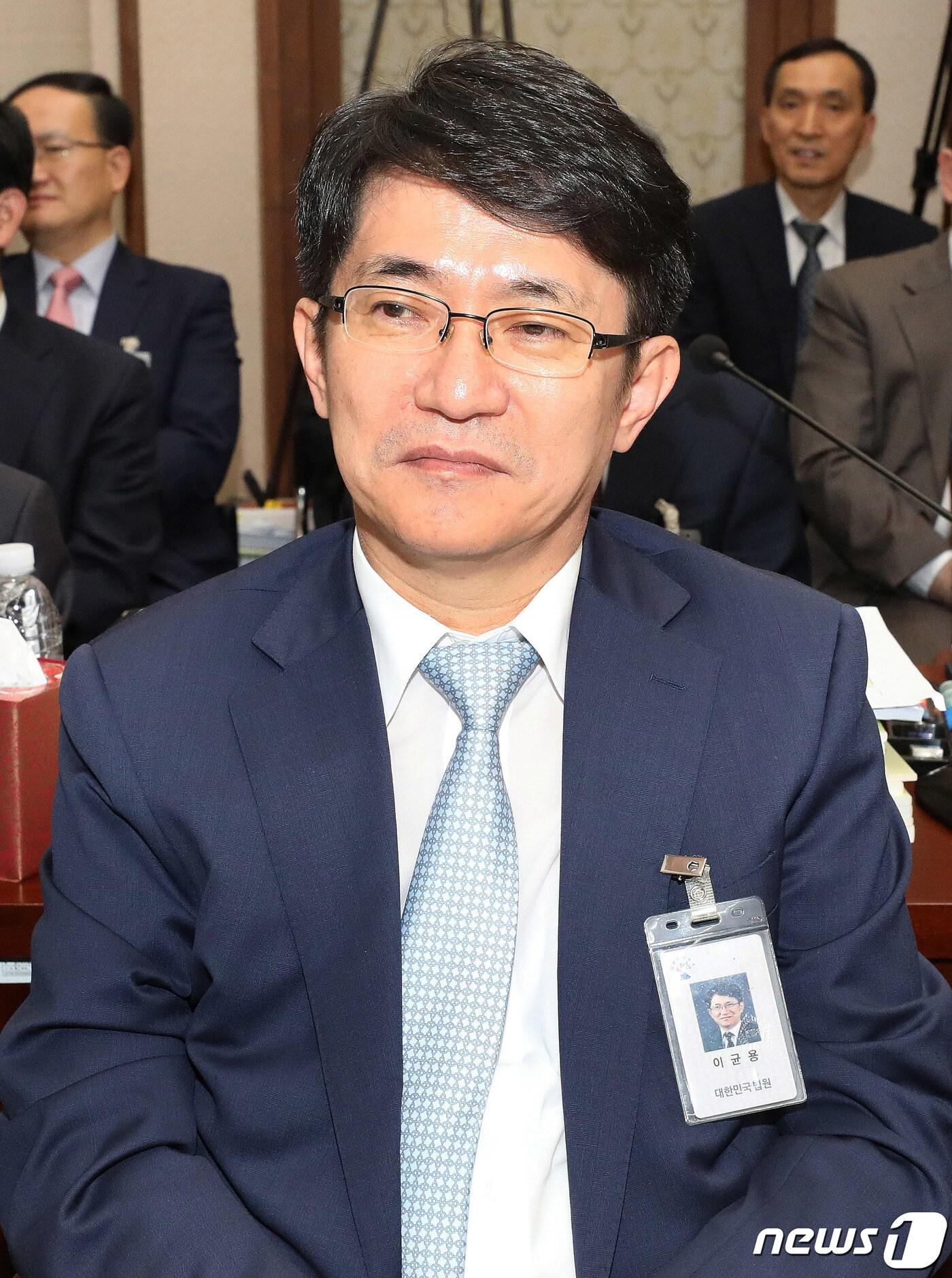 본문 이미지 - 윤석열 대통령은 22일 이균용 서울고법 부장판사를 신임 대법원장 후보자에 지명했다. 사진은 이균용 서울남부지방법원장이 2017년 10월 20일 서울 서초구 서울고등법원에서 열린 국회 법제사법위원회의 국정감사에 출석한 모습.(뉴스1 DB)2023.8.22 /뉴스1 ⓒ News1 박세연 기자
