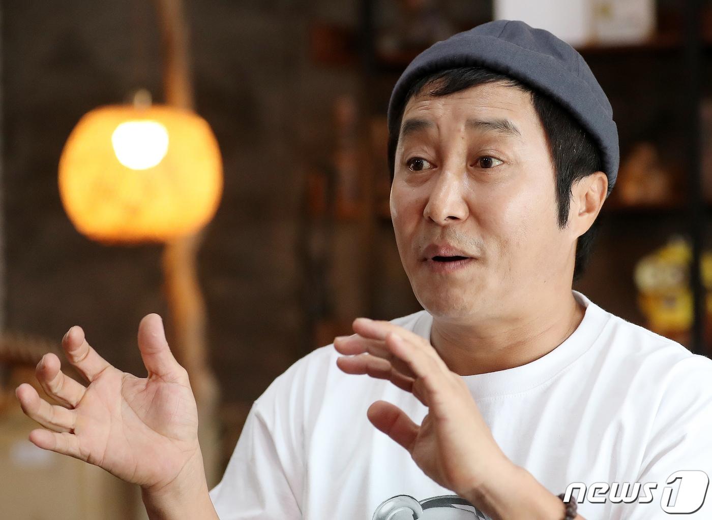 본문 이미지 - 개그맨 김병만이 경기도 양주시의 한 카페에서 뉴스1과 인터뷰를 하고 있다. 2023.9.3/뉴스1 ⓒ News1 김진환 기자