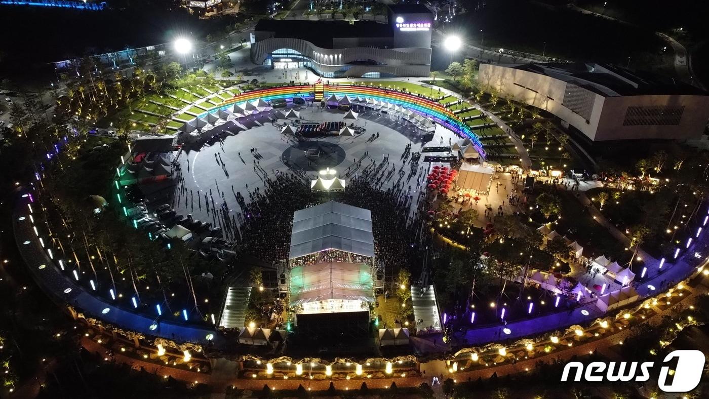 2023영동포도축제장 야경 모습. (영동군 제공) /뉴스1 