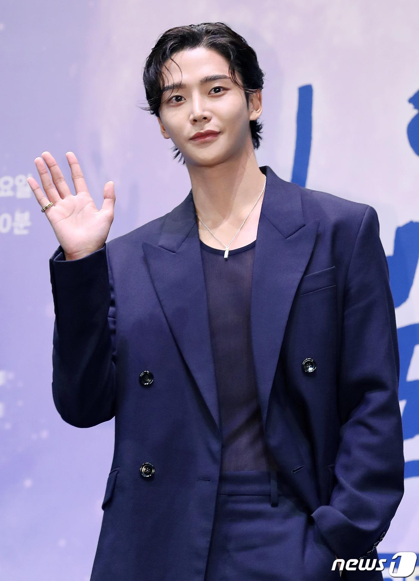 본문 이미지 - 배우 겸 SF9 로운2023.8.23/뉴스1 ⓒ News1 김진환 기자