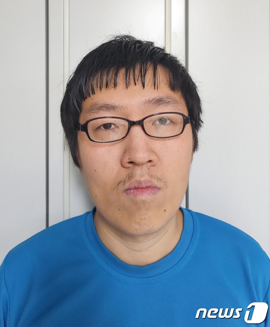 본문 이미지 - 서울 관악구 신림동의 등산로에서 여성을 숨지게 한 피의자 최윤종의 신상이 23일 공개됐다. (서울경찰청 제공) 2023.8.23/뉴스1