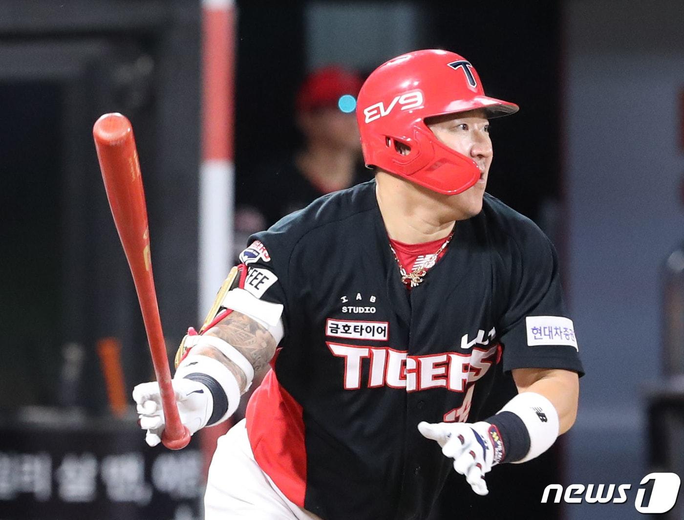 본문 이미지 - 타점 1위를 달리고 있는 KIA 최형우. /뉴스1 DB ⓒ News1 김영운 기자