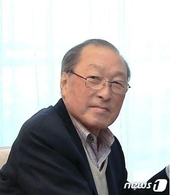 본문 이미지 - 김석원 전 쌍용그룹 회장 /사진 = 뉴스1 DB
