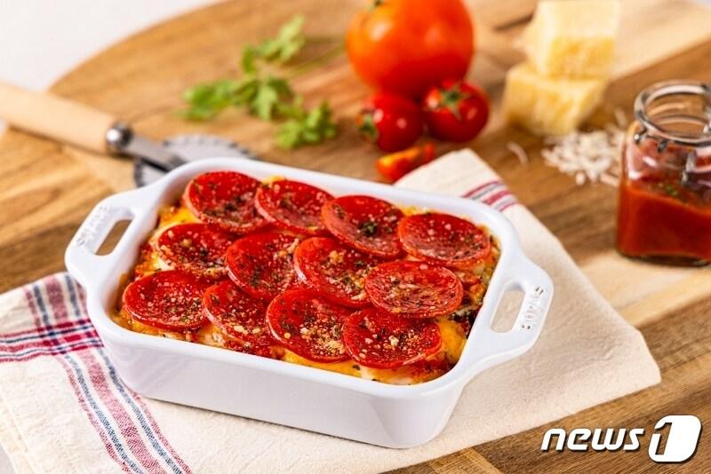 본문 이미지 - 이스타항공 전용 '빕스 떠먹는 페퍼로니 피자'.(CJ푸드빌 제공)