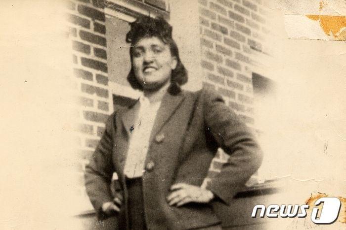 본문 이미지 -  최초의 인간 세포주인 '헬라 세포'의 주인공 '헨리에타 랙스' (랙스재단 홈페이지 갈무리)