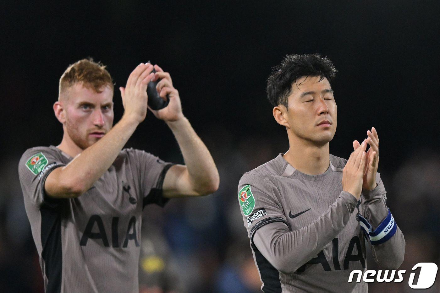 리그컵 2라운드 탈락을 아쉬워하는 토트넘 홋스퍼의 손흥민. ⓒ AFP=뉴스1