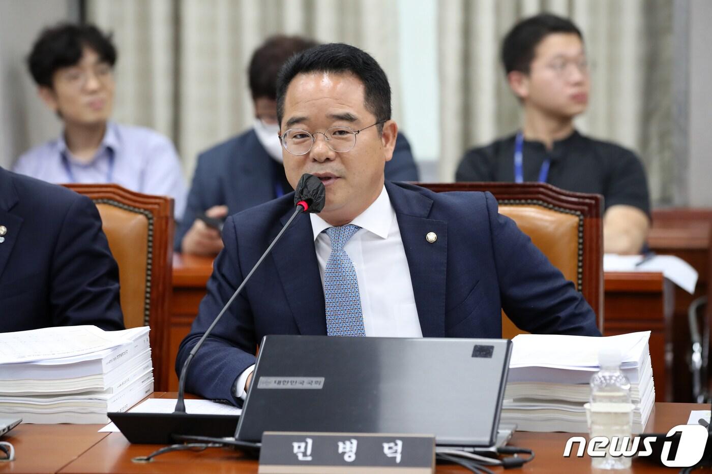 본문 이미지 - 민병덕 더불어민주당 의원. 2023.8.30/뉴스1 ⓒ News1 이승배 기자