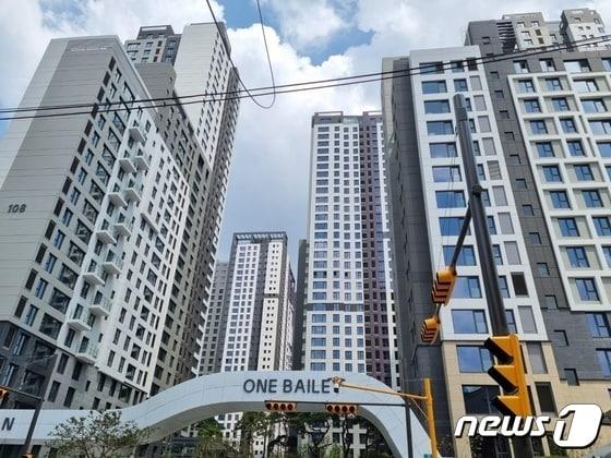 본문 이미지 - 오는 31일 입주를 시작하는 반포 래미안 원베일리. 2023. 8. 18/뉴스1 ⓒ News1 최서윤 기자