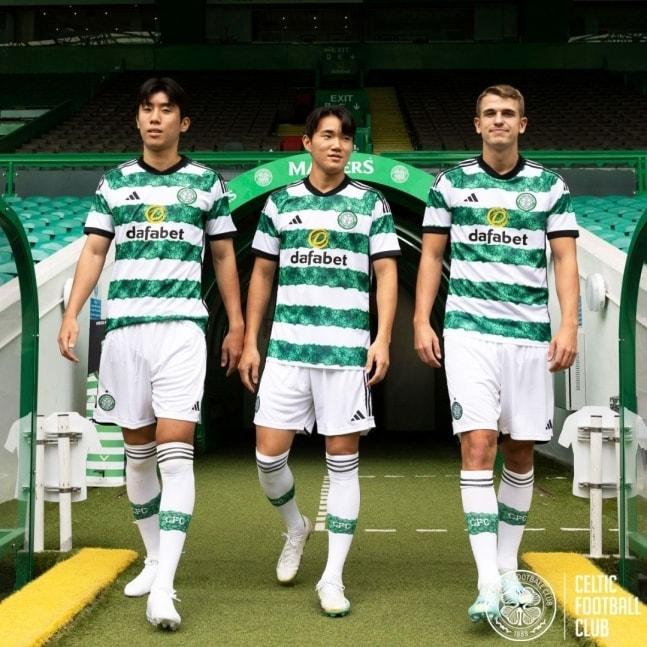 본문 이미지 - 양현준(가운데), 권혁규(왼쪽) (셀틱FC 페이스북 캡처)