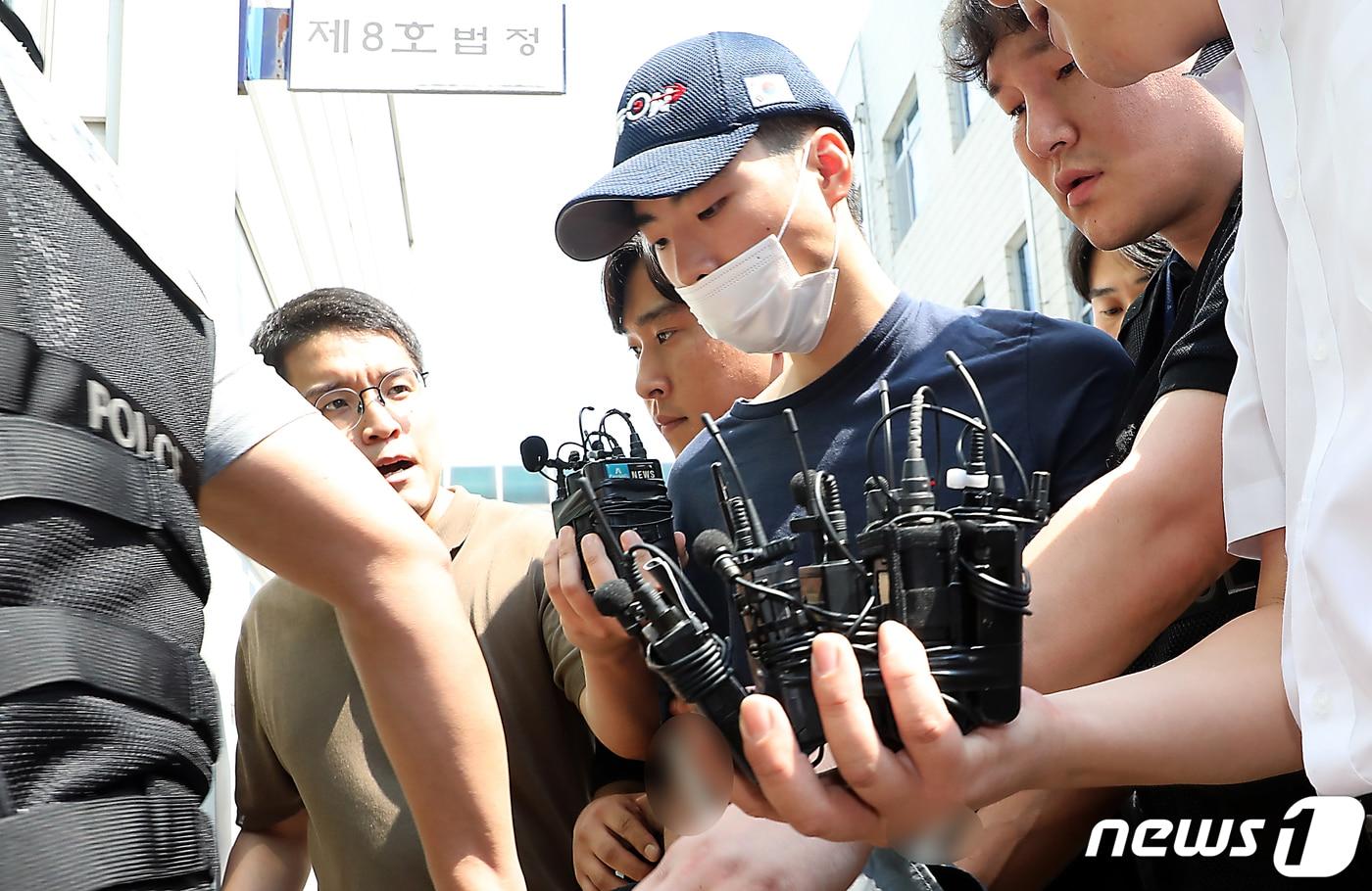 본문 이미지 - '서현역 묻지마 흉기난동' 사건의 피의자 최모씨 2023.8.5/뉴스1 ⓒ News1 박정호 기자