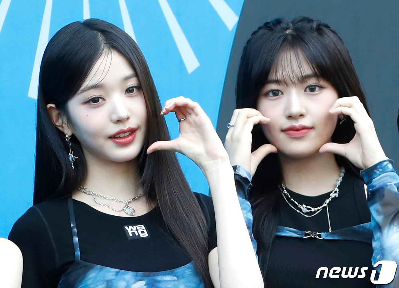 본문 이미지 - 그룹 아이브 안유진과 장원영(왼쪽) ⓒ News1