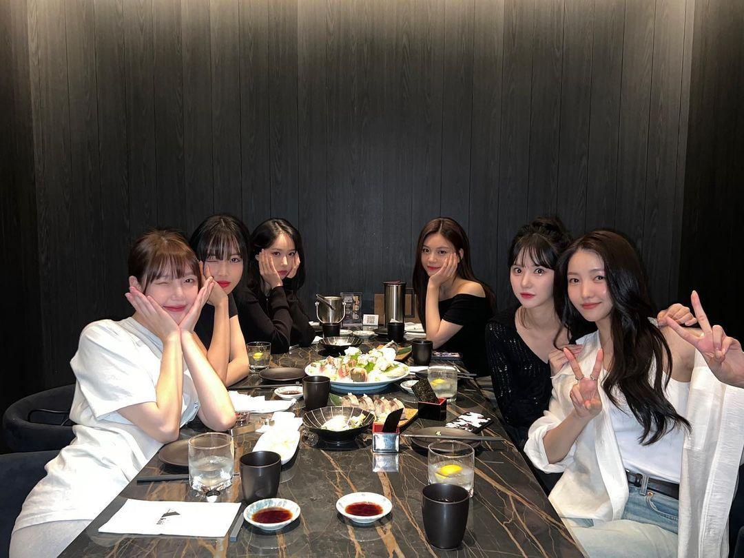 본문 이미지 - 여자친구(은하 SNS 갈무리)