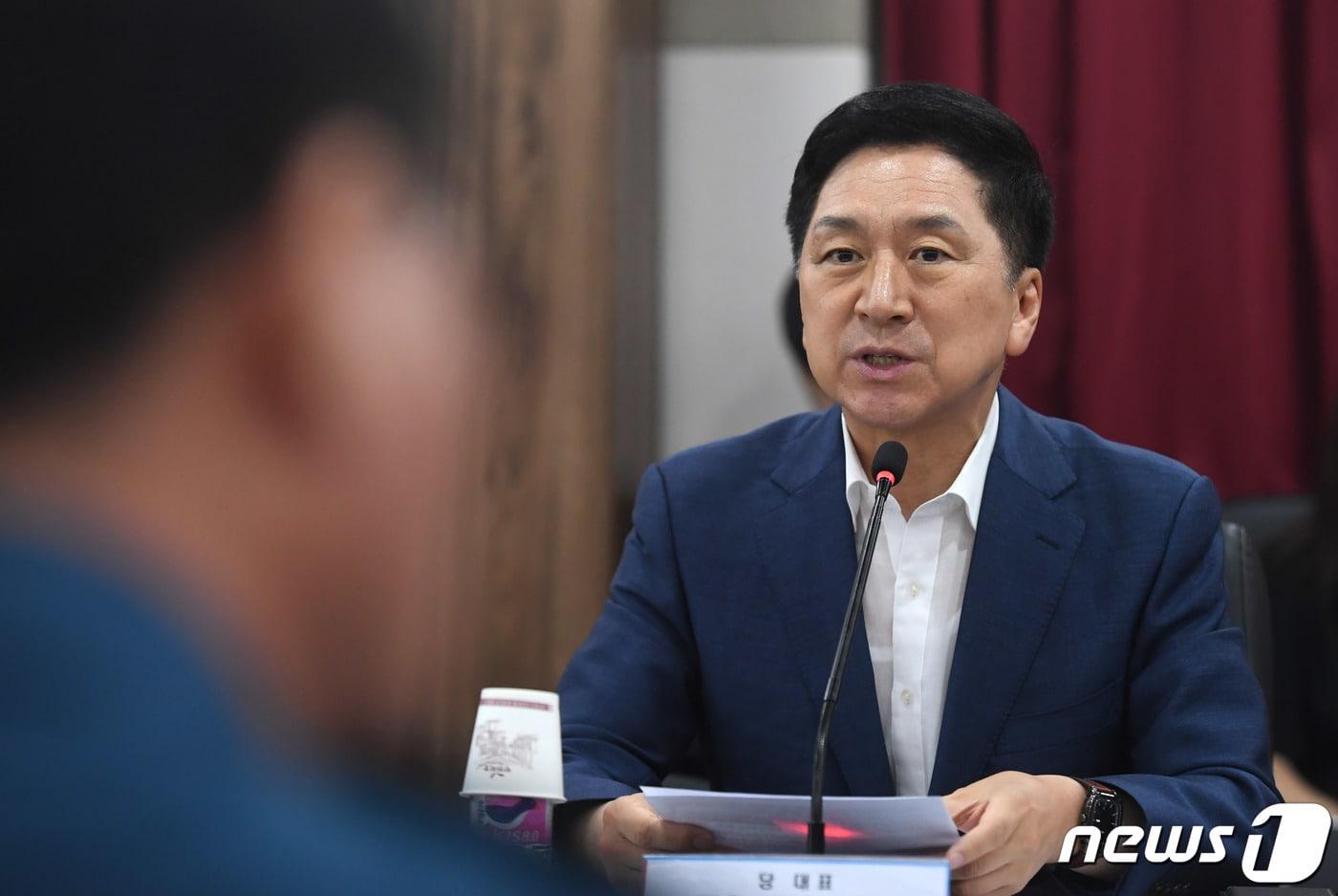 본문 이미지 - 김기현 국민의힘 대표가 7일 오후 서울 마포구 서울경찰청 강력범죄수사대에서 열린 '해결사! 김기현이 간다-강력범죄대책 마련 현장방문'에서 발언을 하고 있다. 2023.8.7/뉴스1 ⓒ News1 국회사진취재단