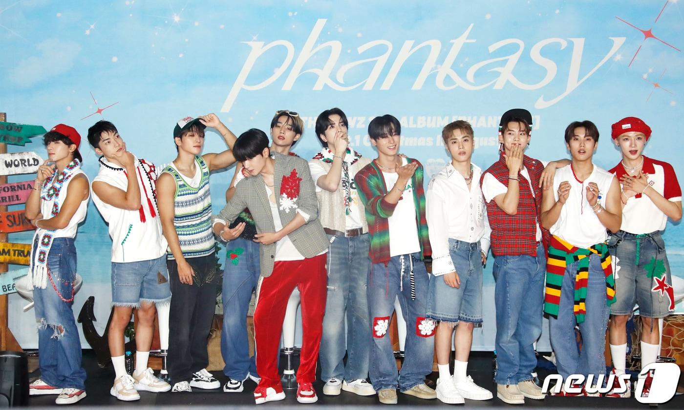 그룹 더보이즈(THE BOYZ) 에릭(왼쪽부터)과 케빈, 상연, 선우, 현재, 영훈, 주연, 주학년, 큐, 제이콥, 뉴가 7일 오후 서울 영등포구 CGV 영등포에서 진행된 정규 2집 ‘판타지(PHANTASY)’ 발매 기념 기자간담회에서 포즈를 취하고 있다. 2023.8.7/뉴스1 ⓒ News1 권현진 기자