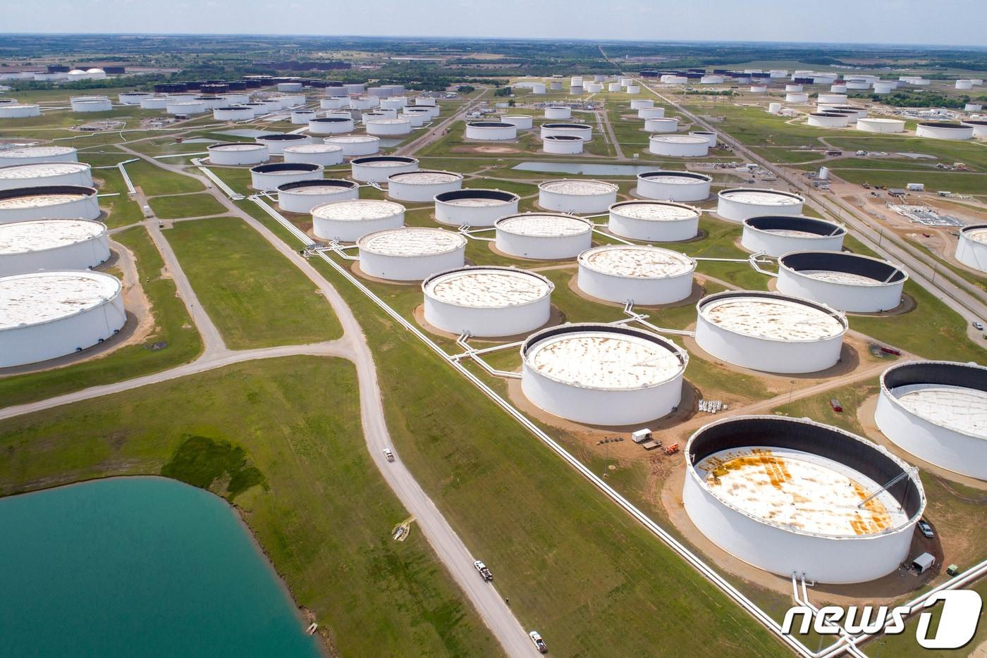 미국 오클라호마주 쿠싱의 원유저장 탱크 ⓒ 로이터=뉴스1