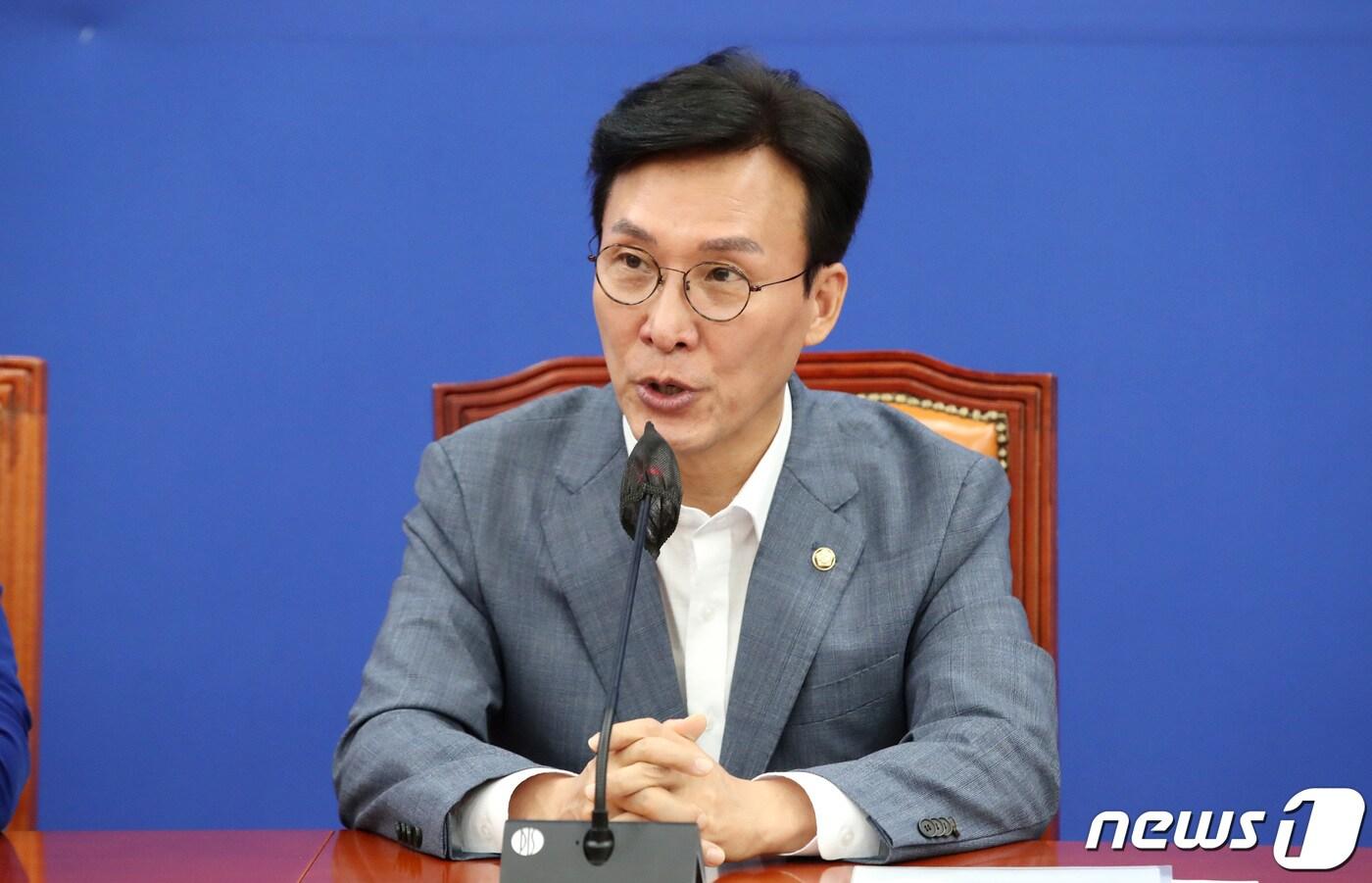 김민석 더불어민주당 정책위의장이 8일 오전 서울 여의도 국회에서 열린 원내대책회의에서 모두발언을 하고 있다. 2023.8.8/뉴스1 ⓒ News1 임세영 기자