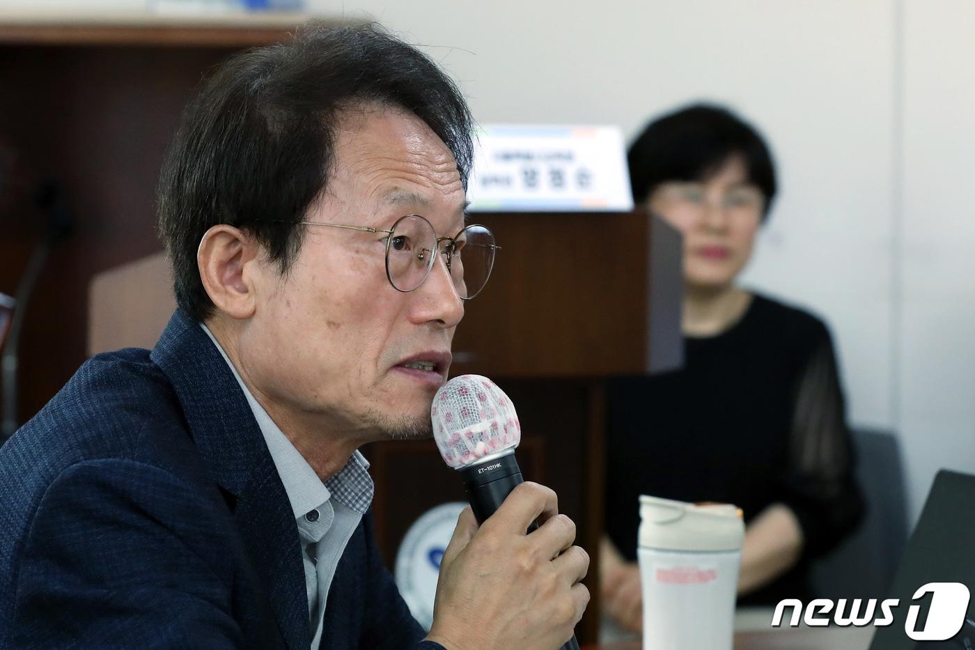 본문 이미지 - 조희연 서울시교육감이 8일 오전 서울 종로구 신문로 서울시교육청에서 열린 중등교사 간담회에서 모두 발언을 하고 있다. 2023.8.8/뉴스1 ⓒ News1 박정호 기자