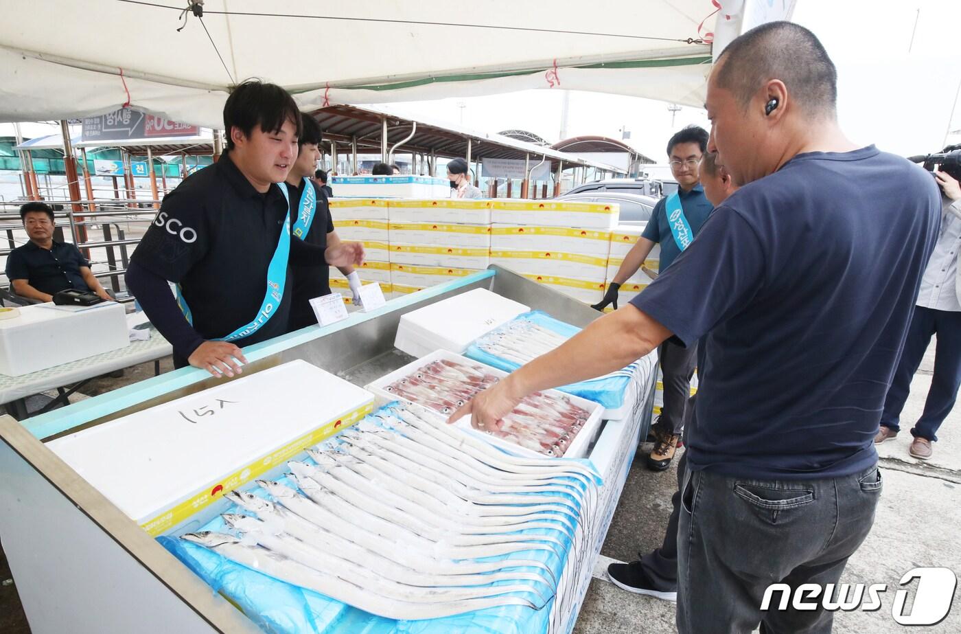 1일 오전 제주 서귀포시 성산포수협 수산물직판장에서 일본 후쿠시마 원전 오염수 방류에 대응하는 ‘성산해 성산해’ 제주수산물 소비촉진 행사가 열리고 있다. 2023.9.1/뉴스1 ⓒ News1 오현지 기자
