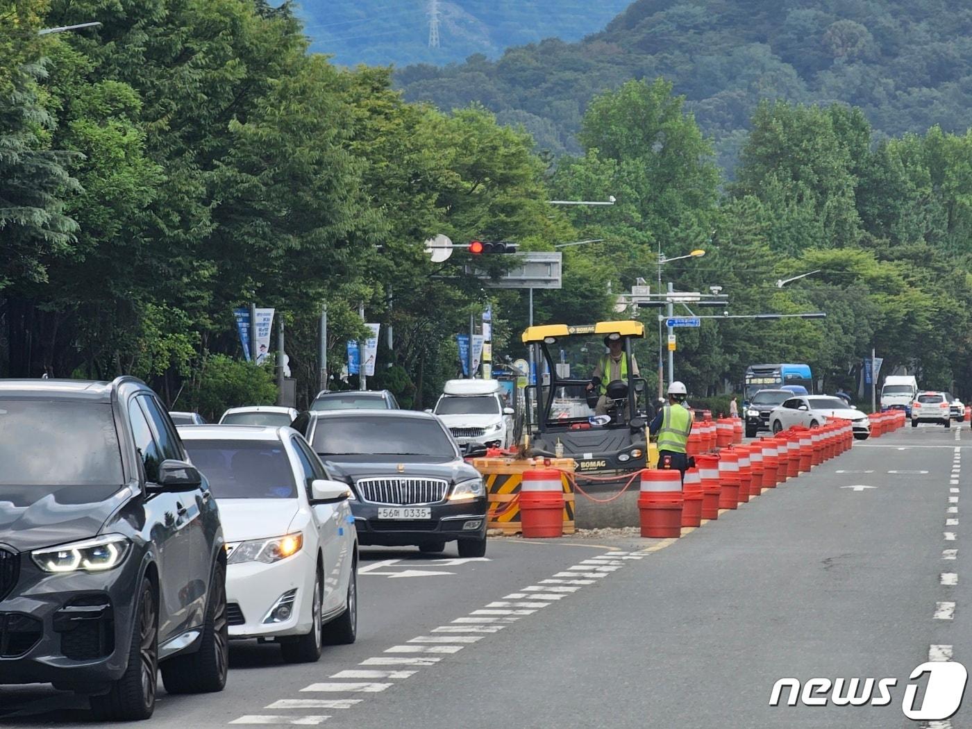 본문 이미지 - 11일 오후 창원시 성산구 상남동 은아아파트 사거리 중앙의 S-BRT 공사현장 모습. 2023.9.11 ⓒ 뉴스1 박민석 기자
