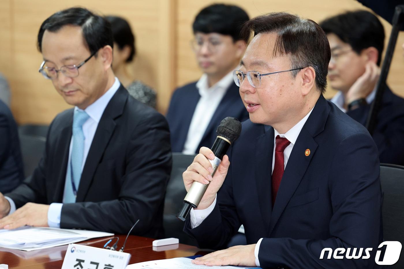 본문 이미지 - 조규홍 보건복지부 장관이 12일 오후 서울 여의도 국회에서 열린 '제3차 기초생활보장 종합계획(2024~2026)' 발표 관련 실무당정협의회에서 모두발언을 하고 있다. 2023.9.12/뉴스1 ⓒ News1 황기선 기자