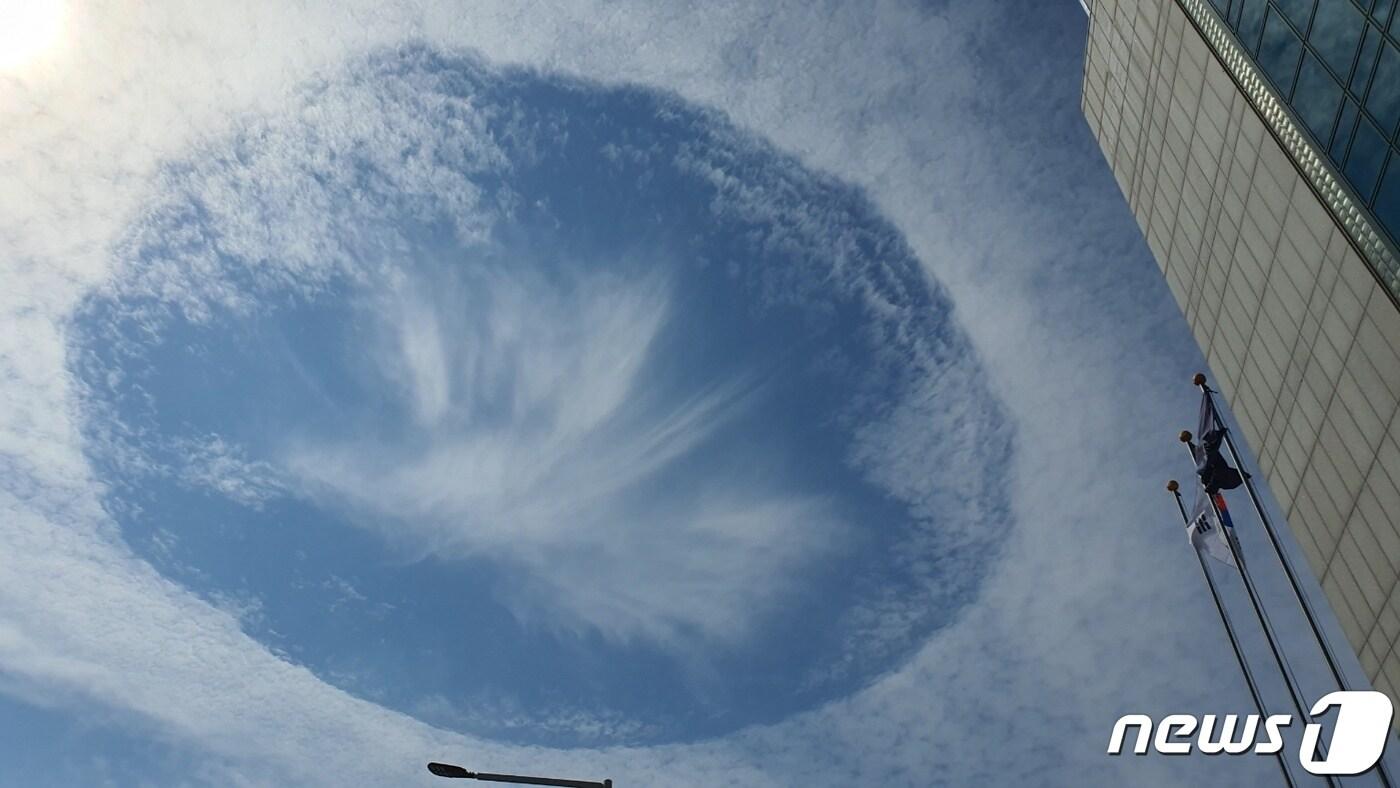 춘천 하늘에 펼쳐진 구름.(독자 제공)