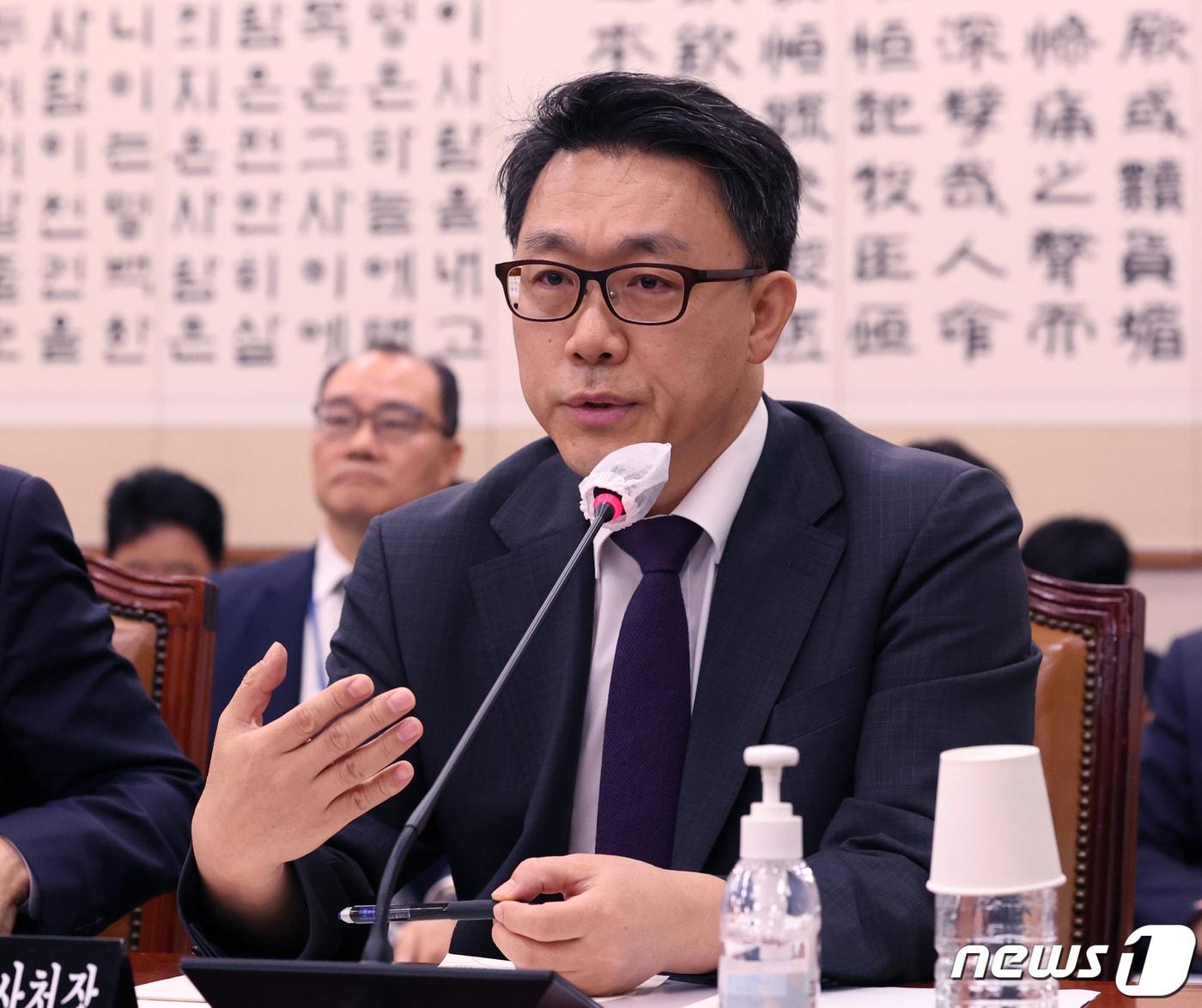 본문 이미지 - 김진욱 고위공직자 범죄수사처장이 13일 오전 서울 여의도 국회에서 열린 법제사법위원회 전체회의에서 의원들의 질의에 답변하고 있다. 2023.9.13/뉴스1 ⓒ News1 송원영 기자