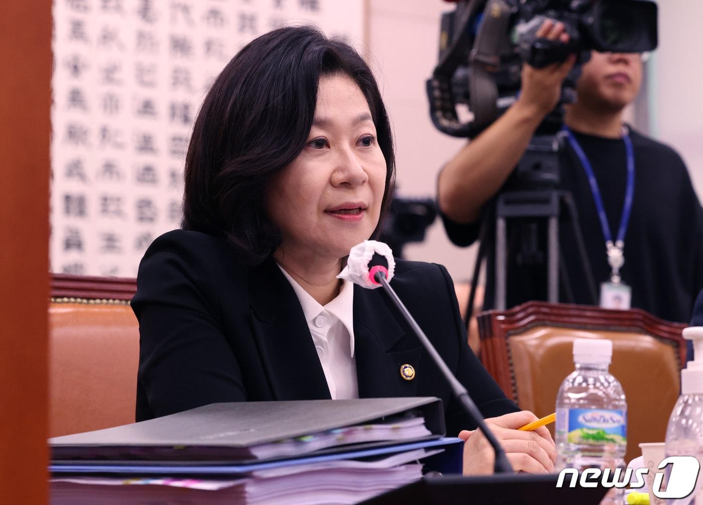 본문 이미지 - 이노공 법무부 차관이 13일 오전 서울 여의도 국회에서 열린 법제사법위원회 전체회의에서 의원들 질의에 답변하고 있다. 2023.9.13/뉴스1 ⓒ News1 송원영 기자