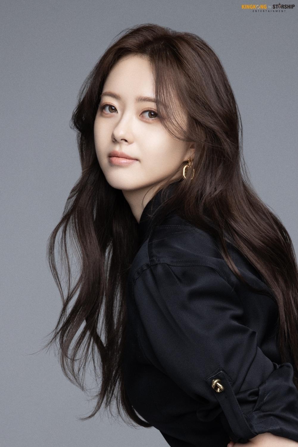 본문 이미지 - 고아라 / 킹콩by스타쉽