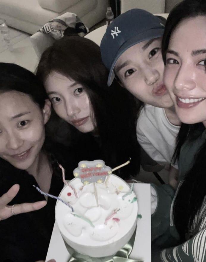 본문 이미지 -  조현아, 수지, 장희령, 나나(왼쪽부터)나나 인스타그램 캡처