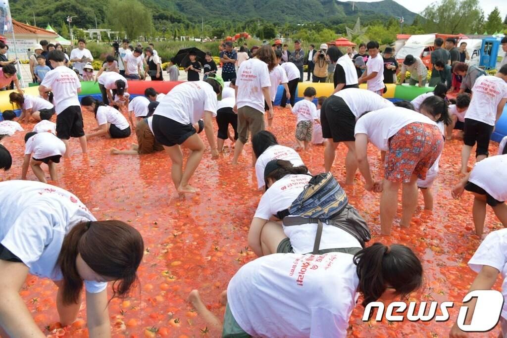 본문 이미지 - 올해 17주년을 맞은 전북 장수 한우랑사과랑축제가 4일간의 일정을 마무리했다.(장수군 제공)2023.9.18/뉴스1