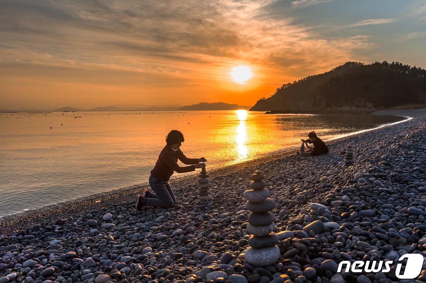완도 가볼만한 곳 관광 사진 정도리 구계등 '소원이 이루어지는 바다' (박윤준作) (완도군 제공)/뉴스1 