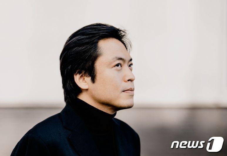 본문 이미지 - 김선욱 경기필하모닉 예술감독