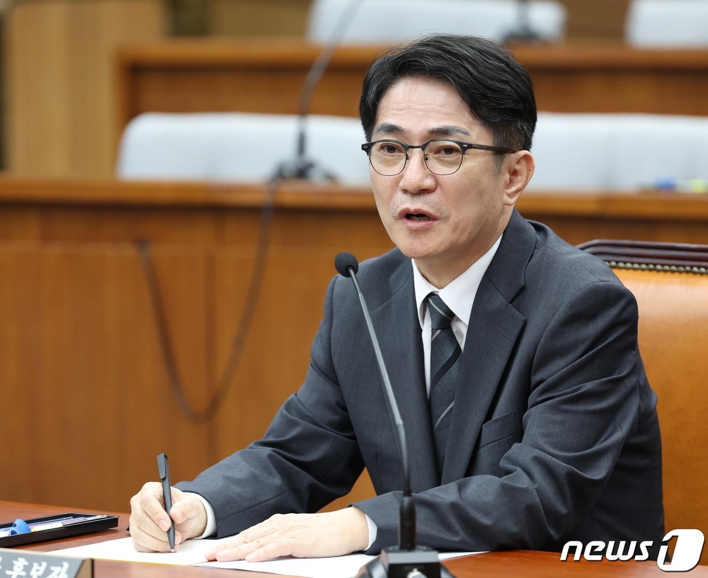 본문 이미지 - 이균용 대법원장 후보자가 20일 서울 여의도 국회에서 열린 인사청문회에서 의원들의 질의에 답변하고 있다. 2023.9.20/뉴스1 ⓒ News1 송원영 기자