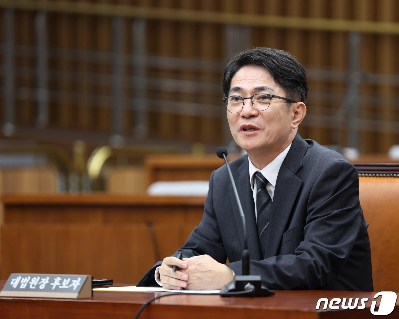 본문 이미지 - 이균용 대법원장 후보자가 20일 서울 여의도 국회에서 열린 인사청문회에서 의원들의 질의에 답변하고 있다. 2023.9.20/뉴스1 ⓒ News1 송원영 기자