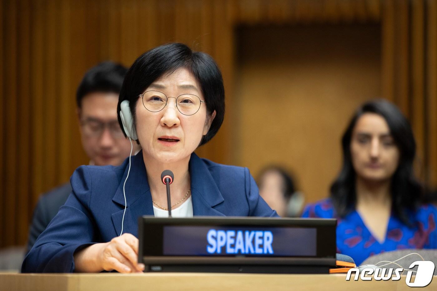 본문 이미지 - 한화진 환경부 장관이 20일(현지시간) 오후 미국 뉴욕 UN본부에서 열린 ‘UN기후목표정상회의’ 고위급세션에서 협력 및 이행을 통한 탈탄소화 가속화 방안에 대해 발언하고 있다. (환경부 제공) 2023.9.21/뉴스1