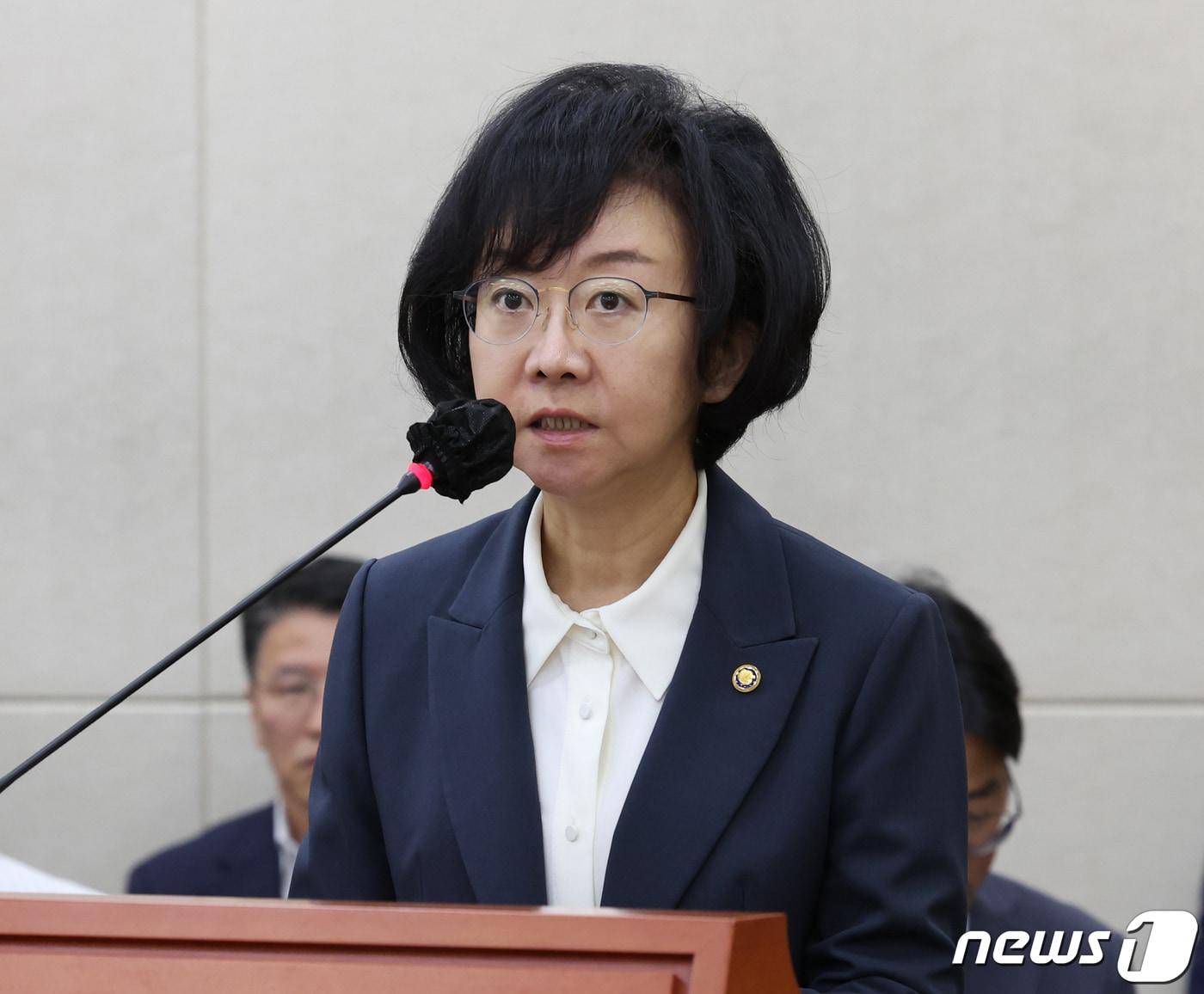 본문 이미지 - 오유경 식품의약품안전처장이 21일 서울 여의도 국회에서 열린 보건복지위원회 전체회의에서 발언을 하고 있다. 2023.9.21/뉴스1 ⓒ News1 송원영 기자