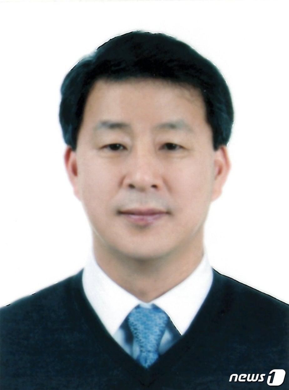 본문 이미지 - 수원FC가 제8대 이사장으로 선임한 강문식 에코스타 대표. (수원FC 자료 제공)