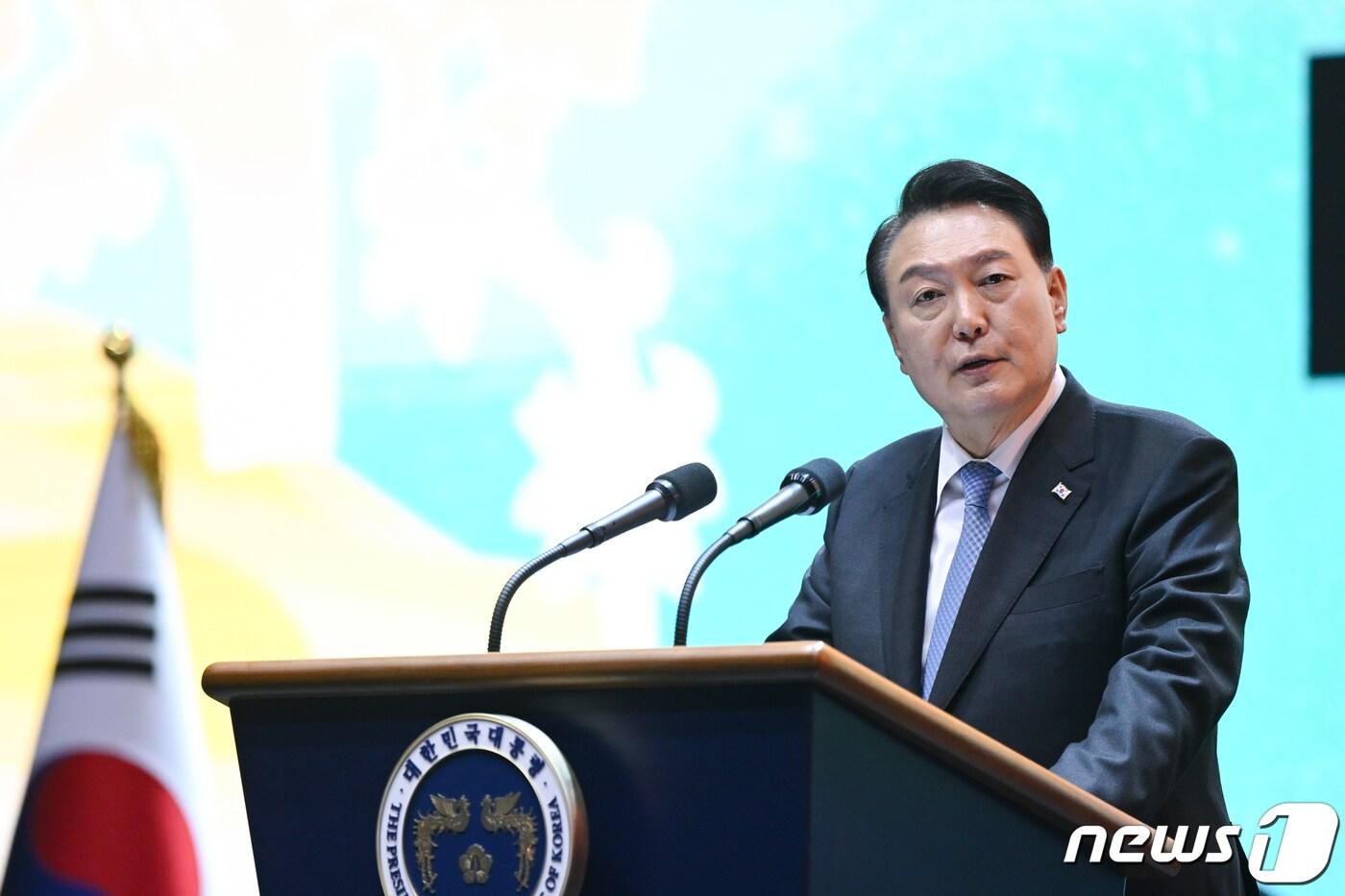 윤석열 대통령이 23일 충청남도 공주시 금강신관공원에서 열린 2023 대백제전 개막식에 참석해 축사를 하고 있다. (대통령실 제공) 2023.9.23/뉴스1 ⓒ News1 오대일 기자