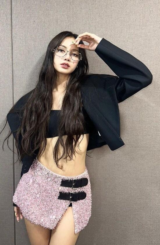 본문 이미지 - 리사