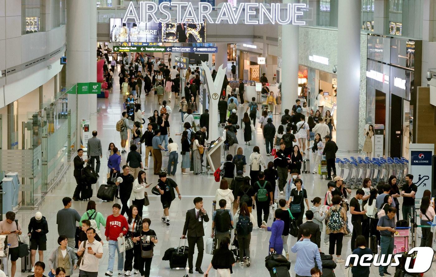 본문 이미지 - 인천국제공항 1터미널 면세점. 2023.9.25/뉴스1 ⓒ News1 장수영 기자