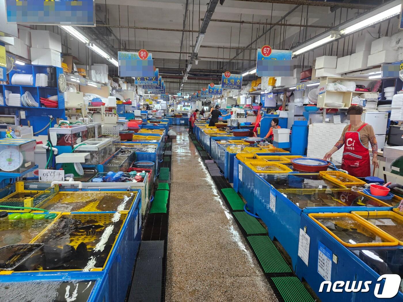 본문 이미지 - 부산 수영구 민락회센터. 2023.9.25/뉴스1 ⓒ News1 권영지 기자