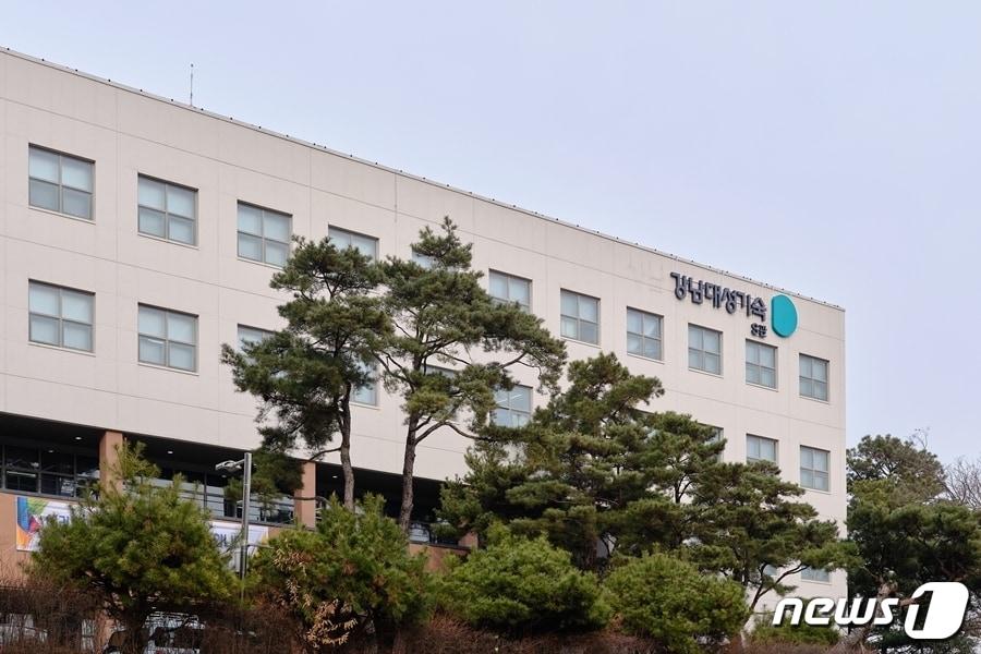 본문 이미지 - 강남대성기숙 S관 외관. (대성학원 제공)