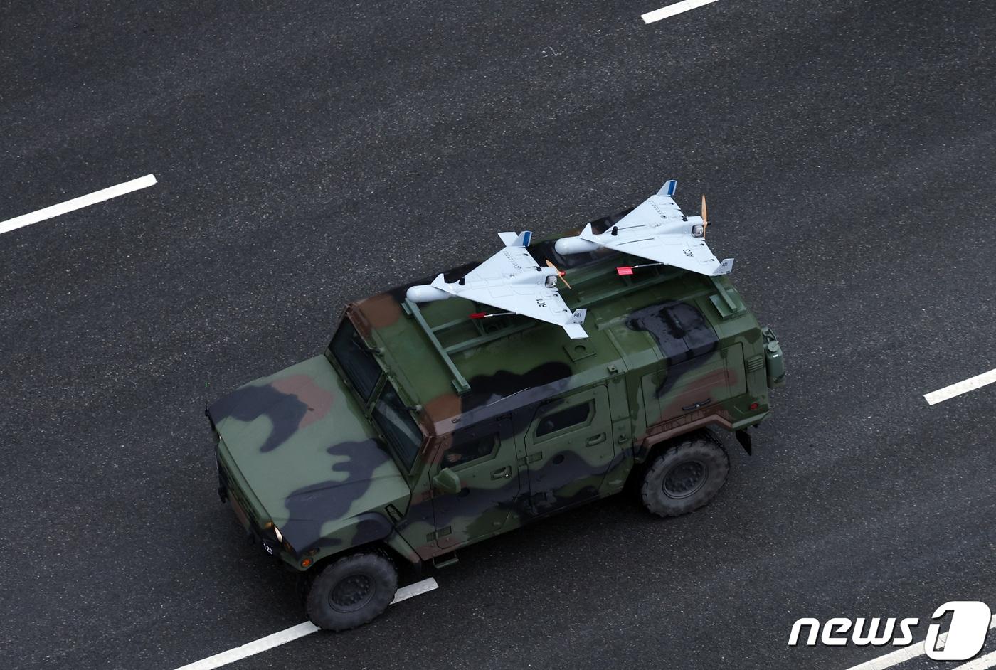 건군 75주년을 맞아 진행된 국군의 날 행사를 위해 이동 중인 무인기. 해안정찰용 무인기 사업과는 관계 없는 기종이다. 2023.9.26/뉴스1 ⓒ News1 박정호 기자