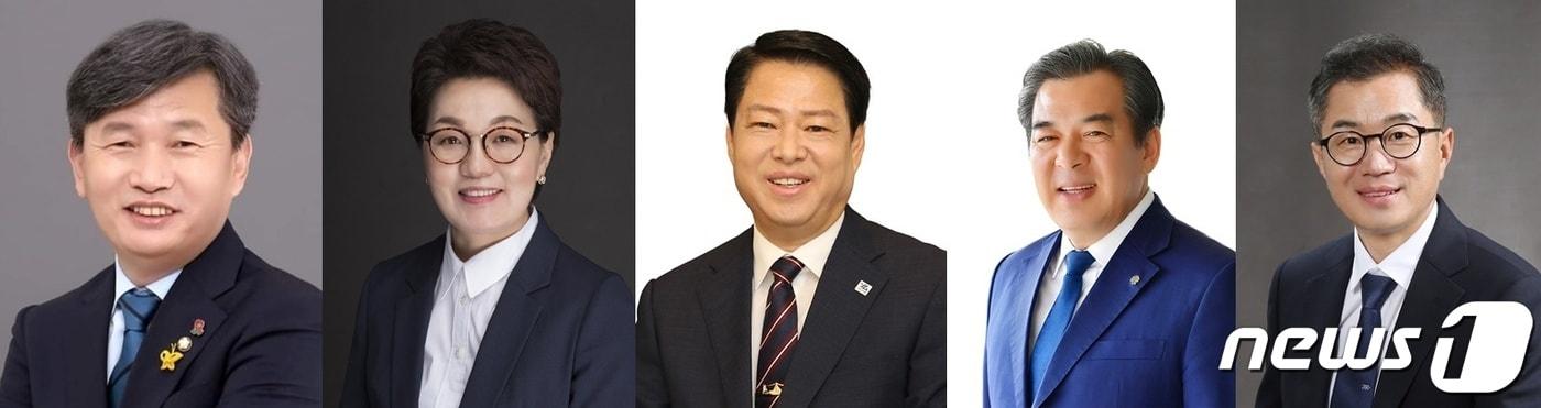 본문 이미지 - 내년 총선에  순천·광양·곡성·구례(을) 선거구 출마가 예상되는 서동용 의원(59), 권향엽(55), 박성현(58), 유근기(61) , 이충재(54)예비후보(왼쪽부터)2023.9.30/뉴스1
